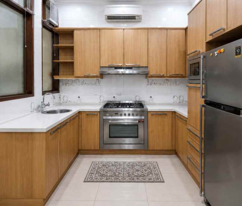 rumah disewakan di kebayoran baru