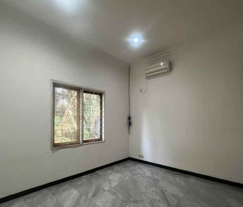 rumah disewakan di kemang
