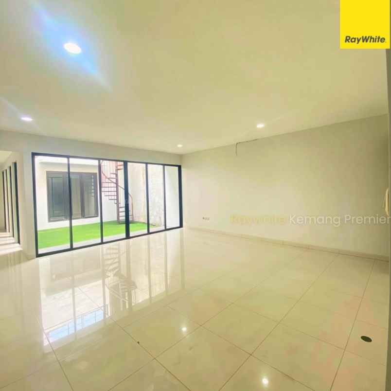 rumah disewakan di tebet barat