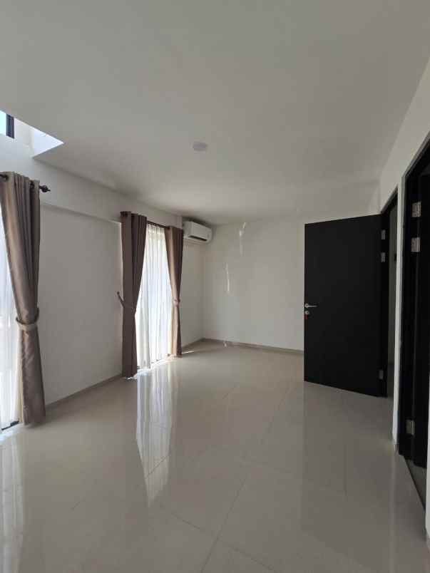 rumah eastern park surabaya masih baru gress