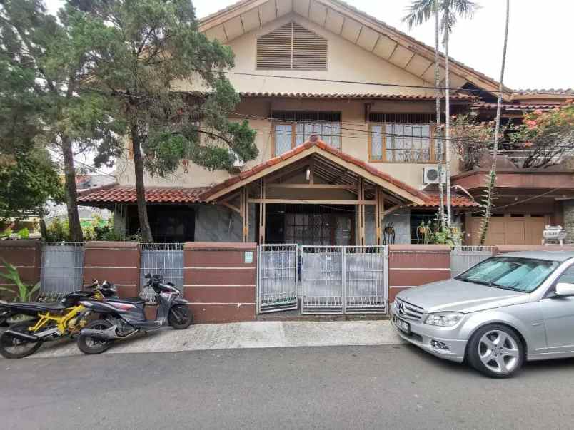 rumah full furnished di komplek rawabambu