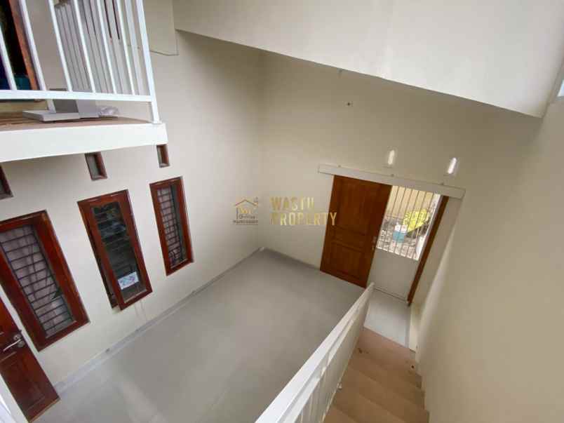 rumah full furnished lokasi jakal km 10