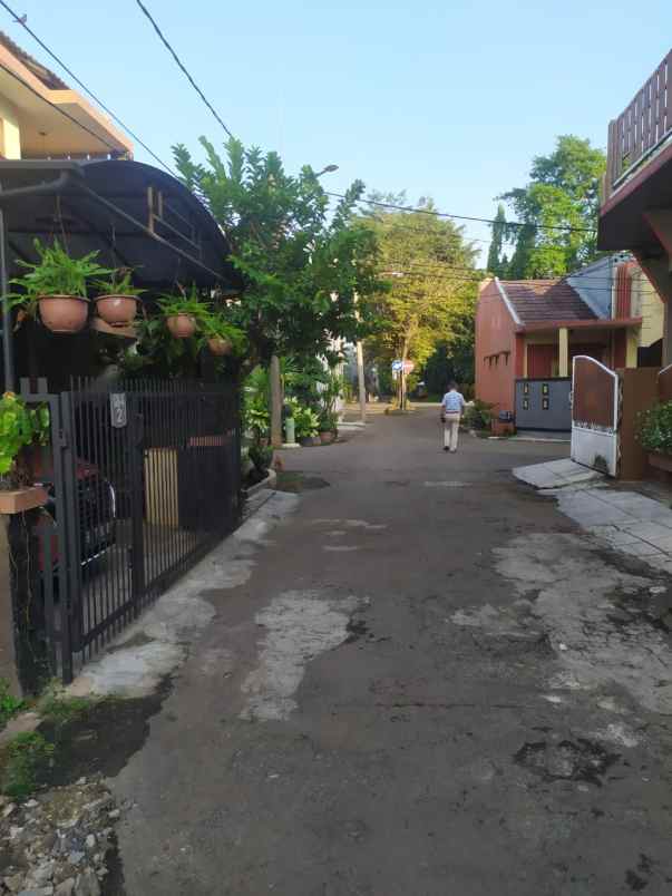 rumah graha bunga bintaro