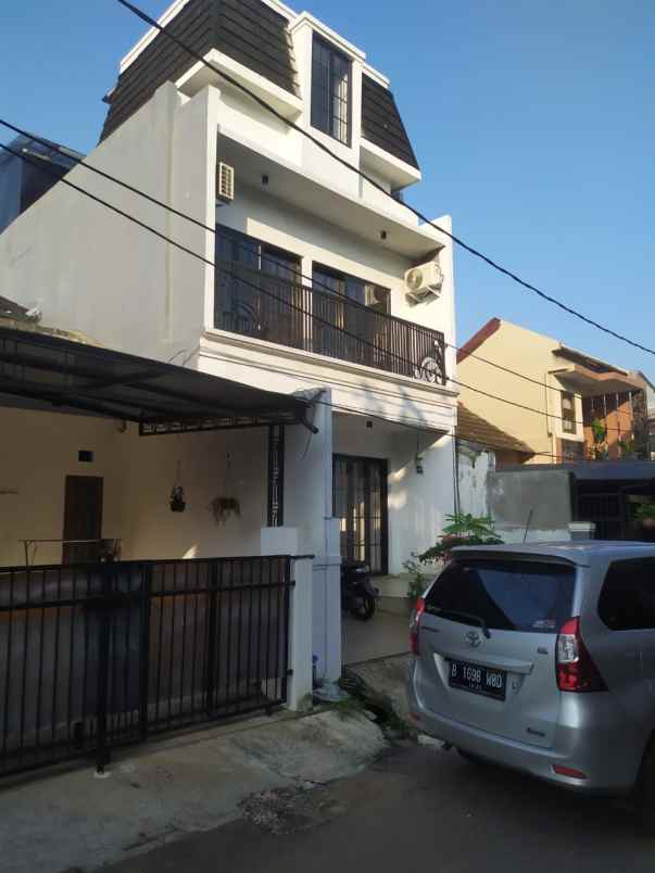 rumah graha bunga bintaro