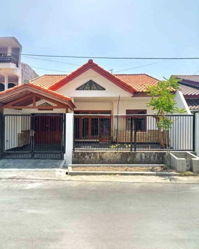 rumah jemursari strategis siap huni