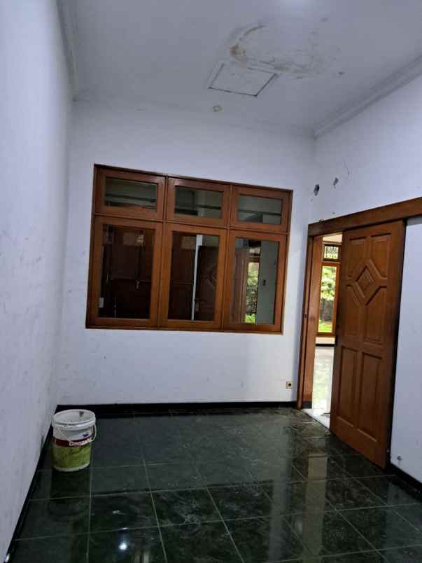 rumah jl kh abdullah hadap selatan