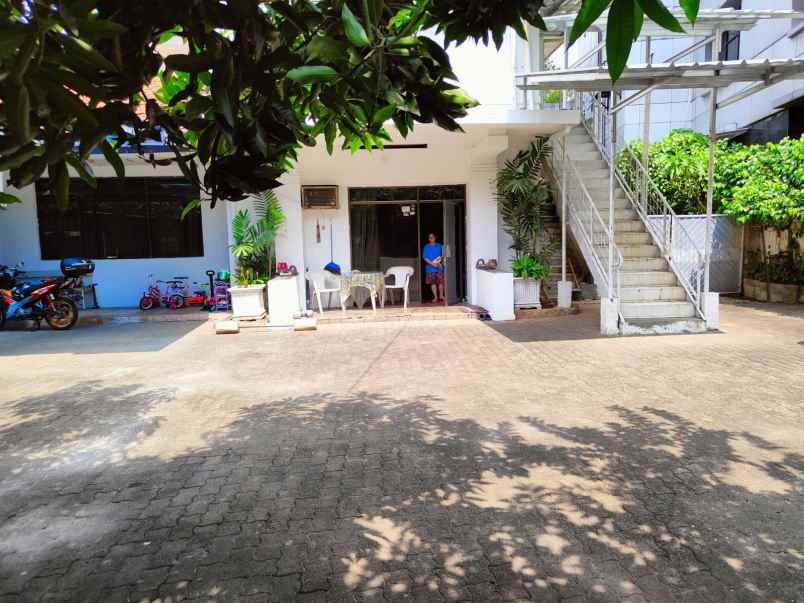 rumah jl pangeran diponegoro kenari