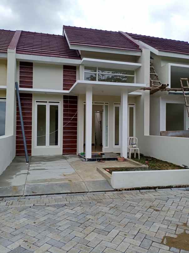 rumah jl sekar putih tlogowaru