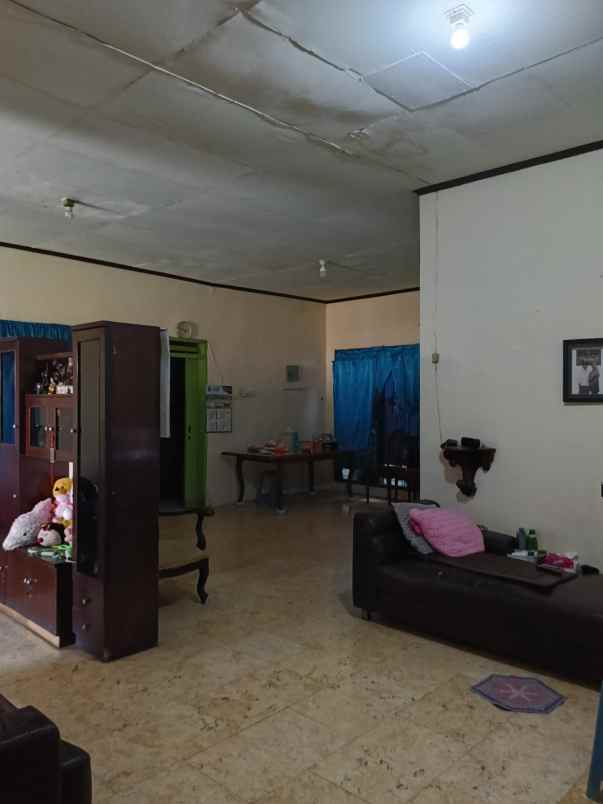 rumah luas dan nyaman jatingaleh semarang