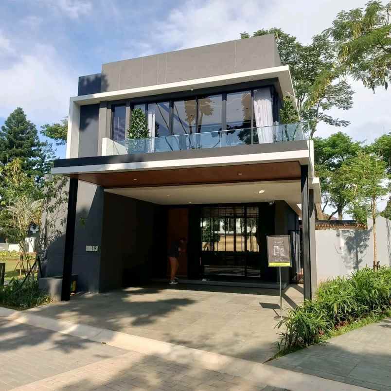 rumah mewah 2 lantai di lippo central karawaci