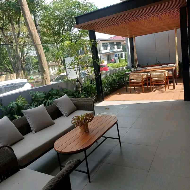 rumah mewah 2 lantai di lippo central karawaci