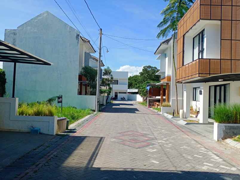 rumah mewah 2 lantai siap huni di sewon bantul