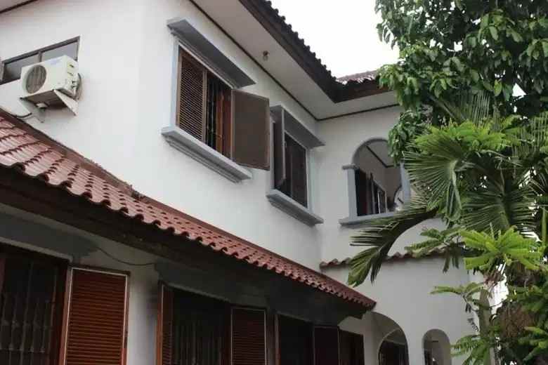 rumah mewah dalam komplek pondok kelapa jakarta timur