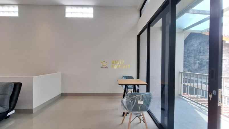 rumah mewah dekat jalan palagan km 6 di ngaglik