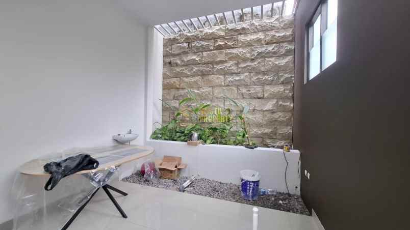 rumah mewah dekat jalan palagan km 6 di ngaglik