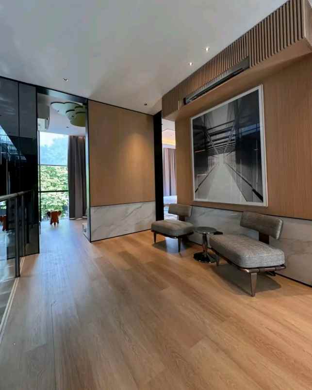 rumah mewah di pusat karawaci