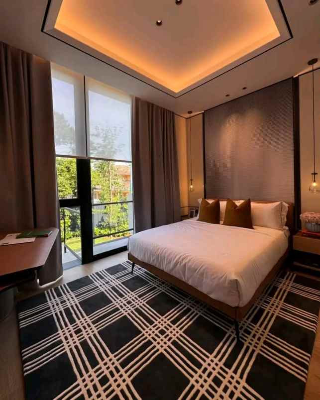 rumah mewah di pusat karawaci