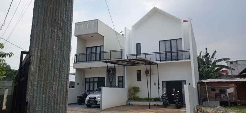 rumah mewah galaxy bekasi akses mobil shm