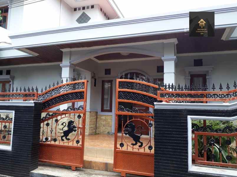 rumah mewah hook 2 lantai siap huni di riung bandung