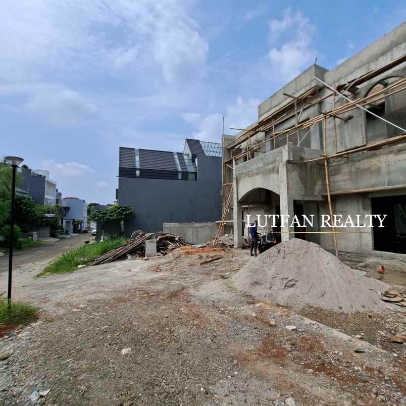 rumah mewah jagakarsa dalam komplek