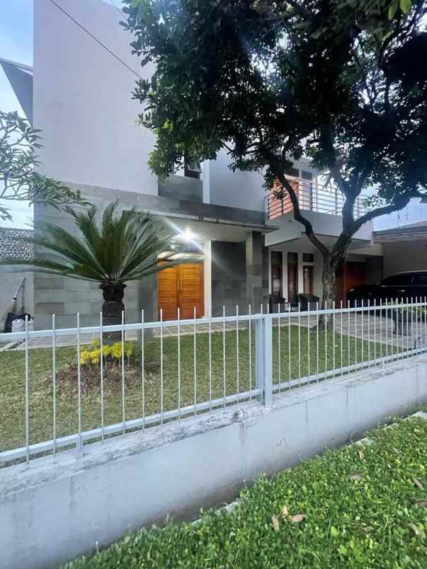 rumah mewah luas di arcamanik