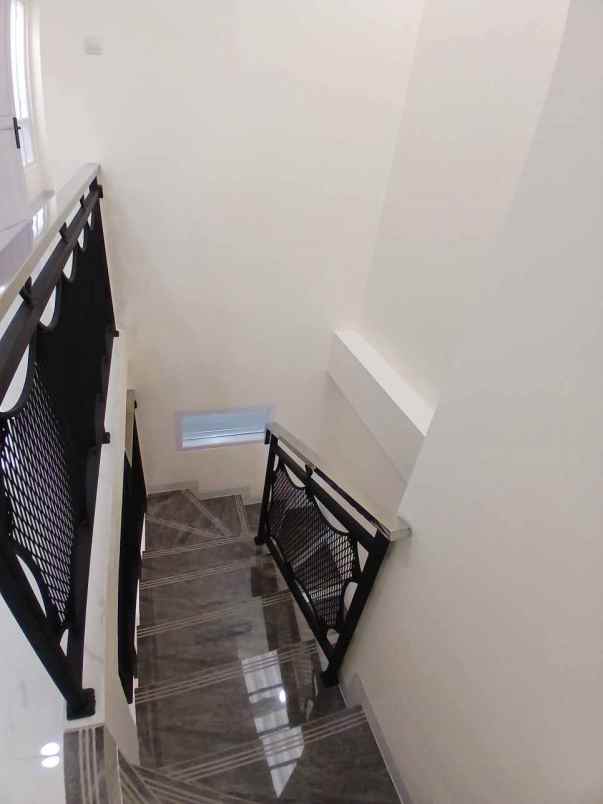 rumah minimalis cantik di perumnas beji depok utara