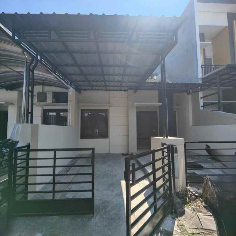 rumah minimalis rungkut surabaya timur dekat merr upn