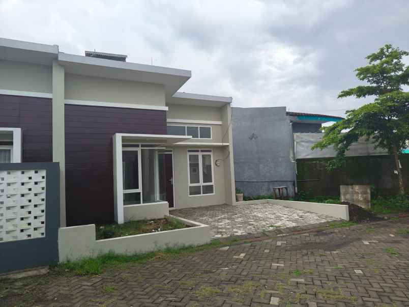 rumah modern 1 lantai dekat unikama