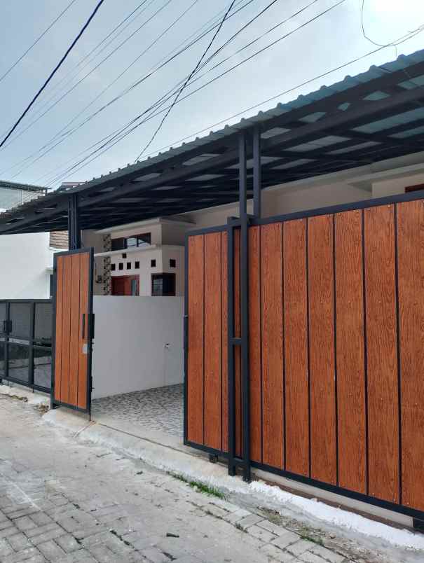 rumah modern lokasi strategis ready 3km