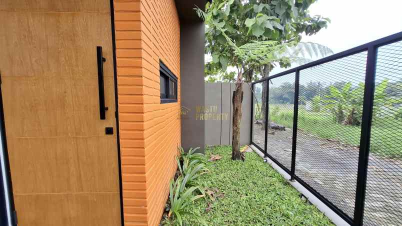 rumah modern minimalis siap huni di jakal km 11