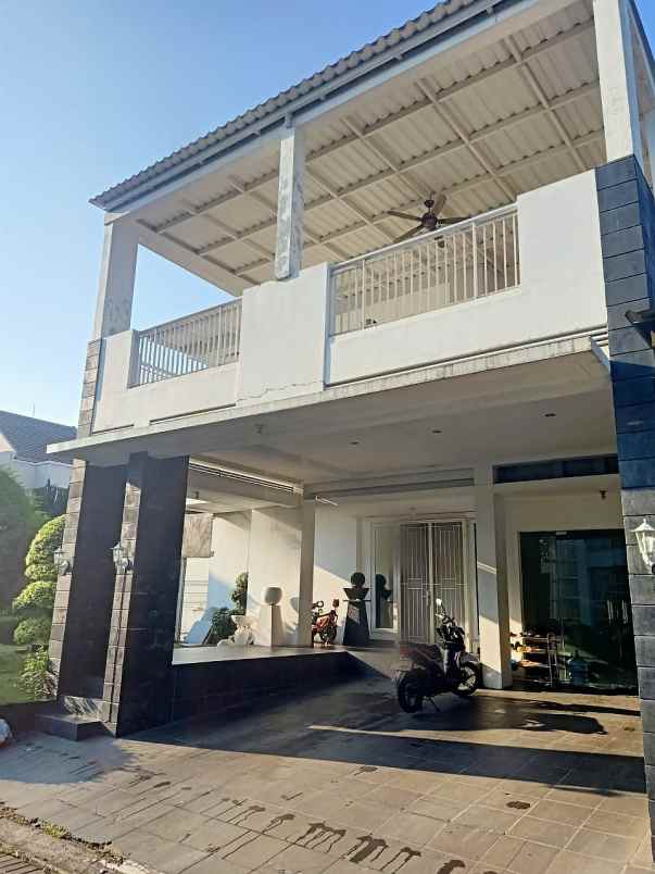 rumah modern rafles hills siap huni