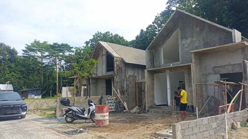 rumah modern scandinavian dekat resto pawon mbah gito