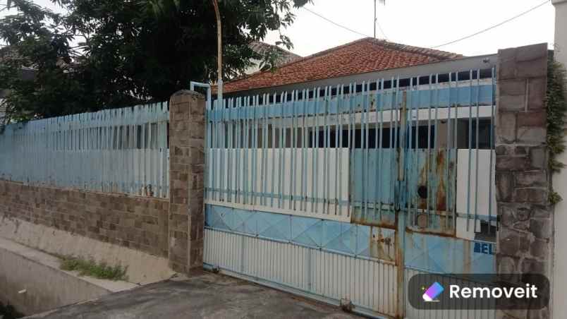 rumah nol jalan dharmahusada hadap timur