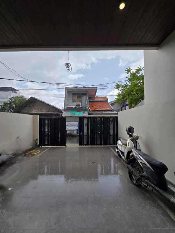 rumah ready stock akses 2 mobil di rawamangun