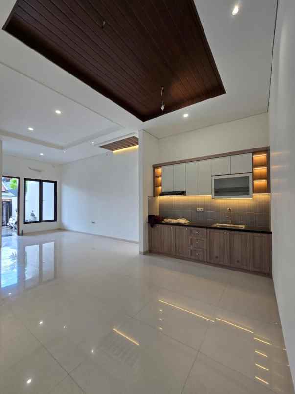 rumah ready stock akses 2 mobil di rawamangun