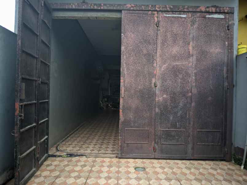 rumah second 3 lantai murah siap huni dicipayung depok