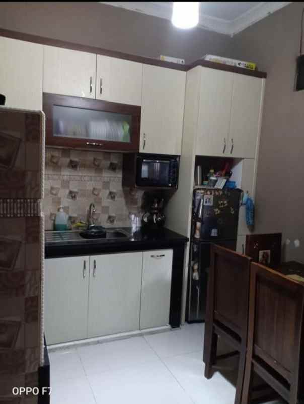 rumah second 3 lantai murah siap huni dicipayung depok