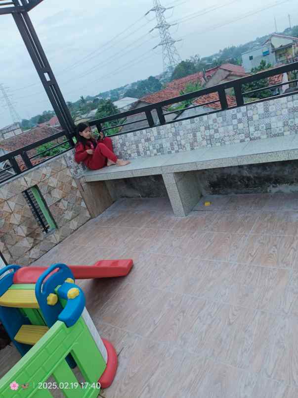 rumah second 3 lantai murah siap huni dicipayung depok