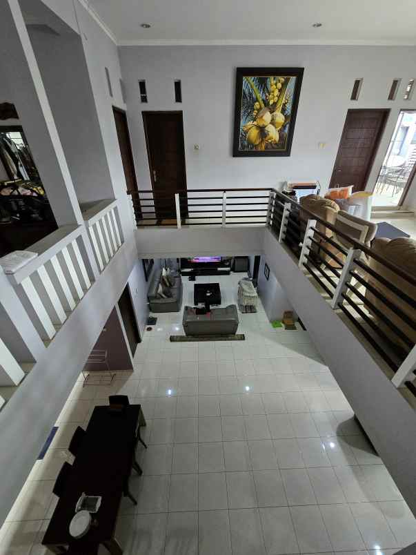 rumah second kokoh terawat di pondok kelapa jaktim