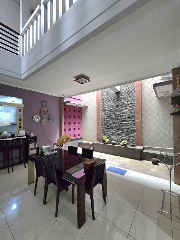 rumah second kokoh terawat di pondok kelapa jaktim