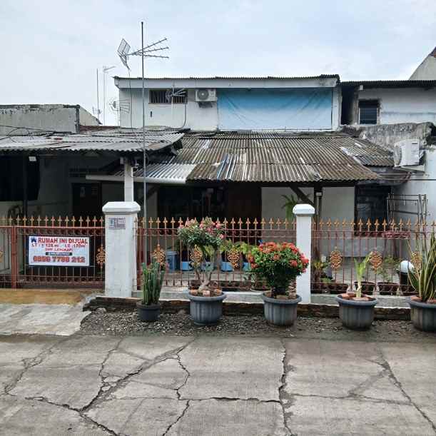 rumah second strategis bebas banjir di bekasi kota