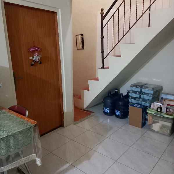 rumah second strategis bebas banjir di bekasi kota