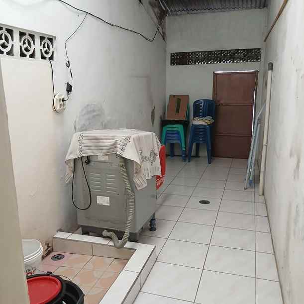 rumah second strategis bebas banjir di bekasi kota