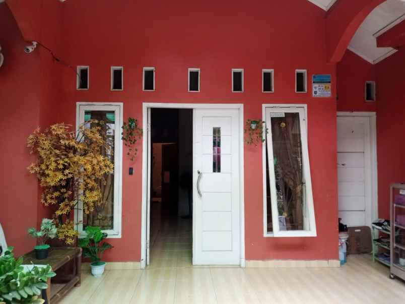 rumah second strategis di kukusan depok