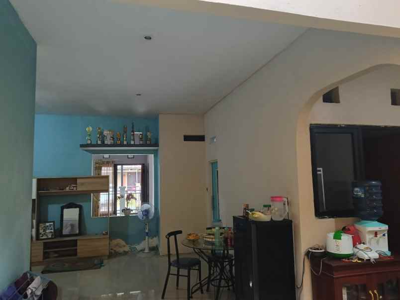 rumah second terawat di sawangan permai depok