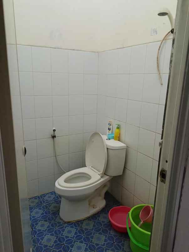 rumah second terawat di sawangan permai depok