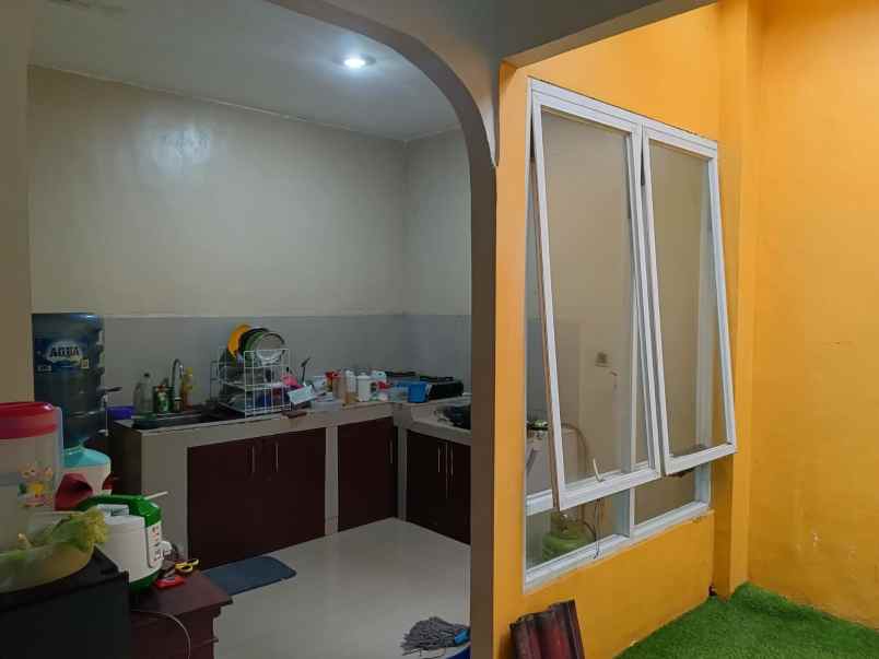 rumah second terawat di sawangan permai depok