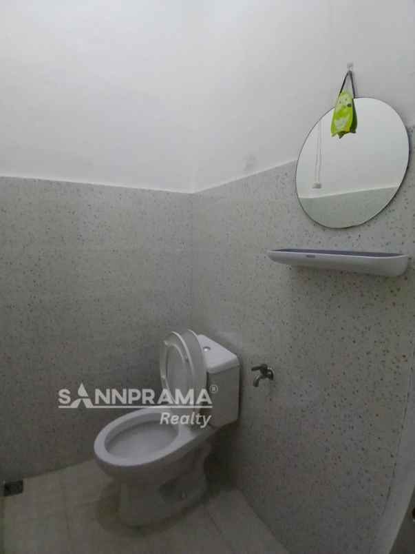 rumah second terawat strategis di mampang depok iml