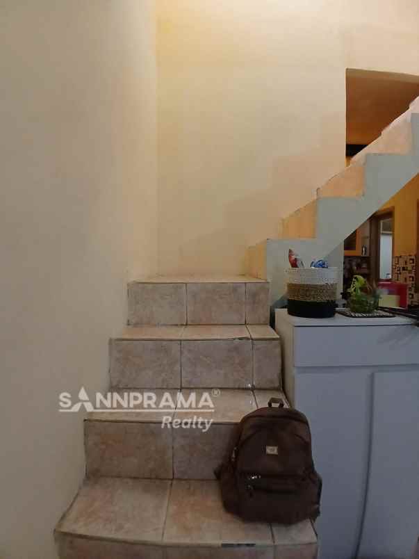 rumah second terawat strategis di mampang depok iml