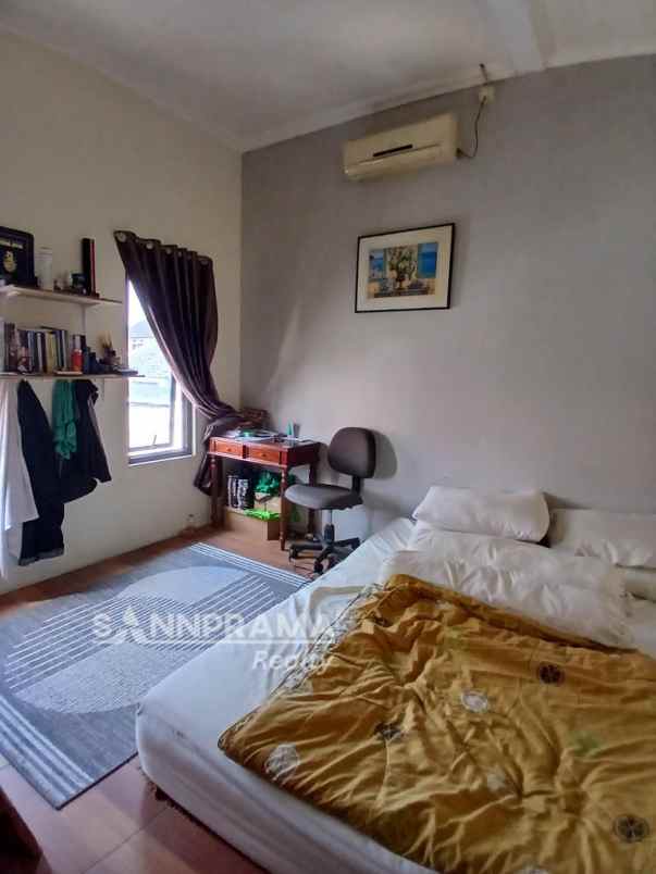 rumah second terawat strategis di mampang depok iml